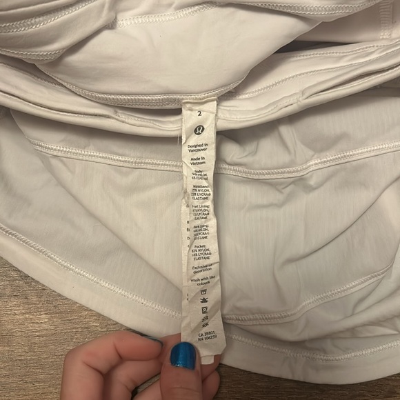 White lululemon skirt size 2 long - Picture 4 of 4